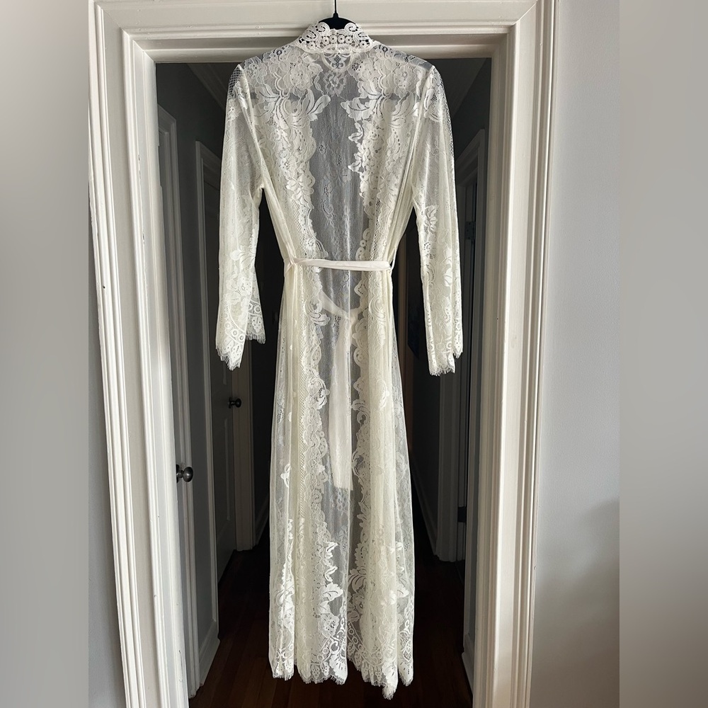 Long Ivory Lace Robe with Tie Belt - Picture 3 of 7